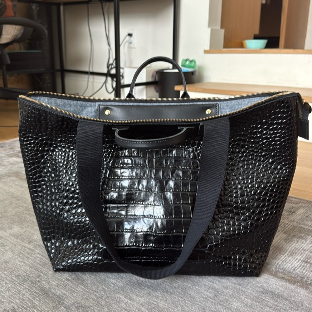 Clare V NWT le zip sac black croco